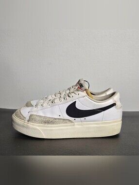 Nike Blazer Low Platform Shoes DJ0292-101 Size 8 Women's White / Black Pre-owned